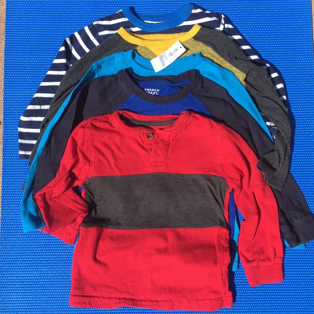 📍Bundle of boys long sleeved shirts.